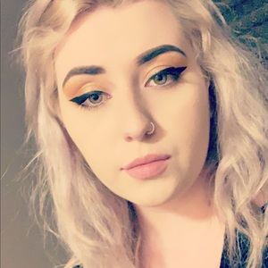 Meet your Posher, Alexandra